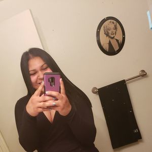 Meet your Posher, Alexandra